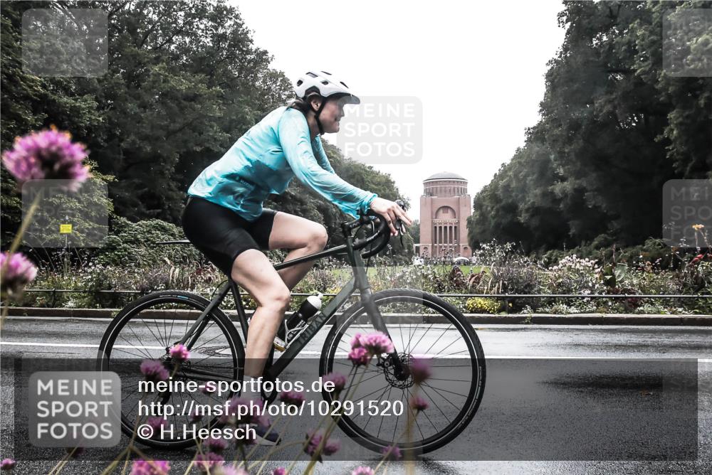 13.09.2026 - Stadtparktriathlon H.Heesch http://msf.ph/oto/10291520 13.09.2026 13:08:53 Radfahren 1162, 1298 meine-sportfotos.de