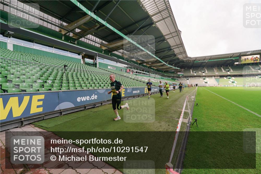 13.09.2026 - 21. swb-Marathon Bremen Michael Burmester http://msf.ph/oto/10291547 13.09.2026 10:25:50 Laufen im Stadion 10143, 10210, 10214, 10228, 10312, 10318, 10328, 10336, 10337, 10342, 10346, 10352, 10358, 10398, 10436, 10445, 10447, 10454, 10456, 10536, 10593, 10632, 10735, 10742, 10775, 10806, 10816, 10861, 10866, 10987, 10988, 11015, 11019, 11020, 11088, 11108, 11130, 11155, 11187, 11199, 11209, 11232, 11265, 11279, 11312, 11375, 11442, 11447, 11468, 11527, 11607, 11614, 11615, 11630, 11632, 11704, 11758, 11826, 11948, 12281, 12406, 12525, 13585 meine-sportfotos.de