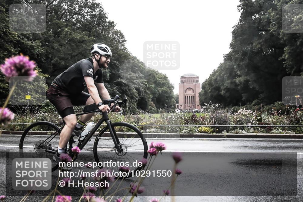 13.09.2026 - Stadtparktriathlon H.Heesch http://msf.ph/oto/10291550 13.09.2026 13:09:06 Radfahren 1230, 1324 meine-sportfotos.de