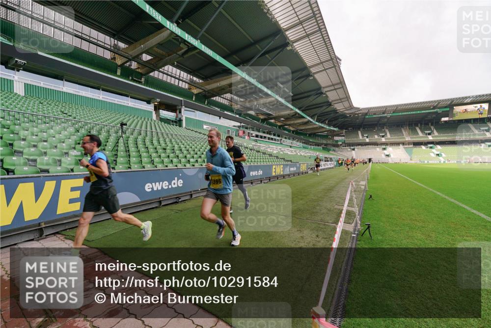 13.09.2026 - 21. swb-Marathon Bremen Michael Burmester http://msf.ph/oto/10291584 13.09.2026 10:25:56 Laufen im Stadion 10143, 10210, 10214, 10228, 10312, 10318, 10328, 10336, 10337, 10342, 10346, 10352, 10358, 10398, 10436, 10445, 10447, 10454, 10456, 10536, 10541, 10593, 10632, 10735, 10742, 10775, 10806, 10807, 10816, 10861, 10866, 10987, 10988, 11015, 11019, 11020, 11088, 11108, 11130, 11135, 11155, 11187, 11199, 11209, 11232, 11265, 11279, 11312, 11375, 11442, 11447, 11468, 11527, 11607, 11614, 11615, 11630, 11632, 11704, 11758, 11826, 11948, 12281, 12406, 13585 meine-sportfotos.de