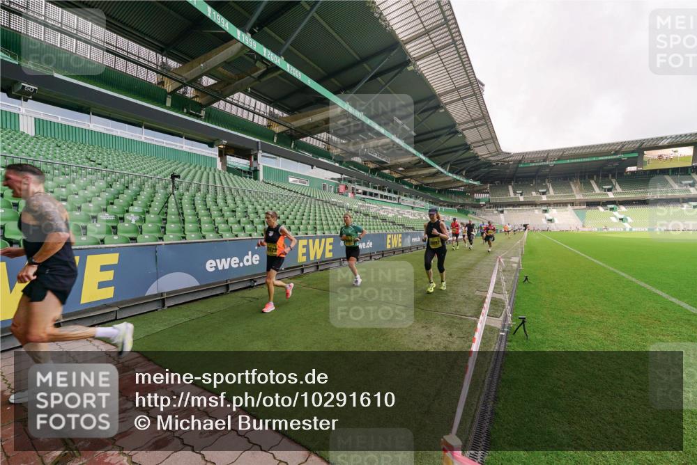 13.09.2026 - 21. swb-Marathon Bremen Michael Burmester http://msf.ph/oto/10291610 13.09.2026 10:26:06 Laufen im Stadion 10143, 10210, 10214, 10228, 10312, 10318, 10319, 10336, 10337, 10342, 10346, 10352, 10358, 10398, 10436, 10445, 10447, 10454, 10456, 10464, 10504, 10536, 10541, 10583, 10593, 10632, 10735, 10742, 10775, 10806, 10807, 10816, 10861, 10866, 10873, 10987, 10988, 10992, 11015, 11019, 11020, 11088, 11108, 11130, 11135, 11155, 11187, 11199, 11209, 11232, 11265, 11279, 11312, 11375, 11442, 11447, 11468, 11527, 11607, 11614, 11615, 11704, 11758, 11948, 12281, 12406 meine-sportfotos.de