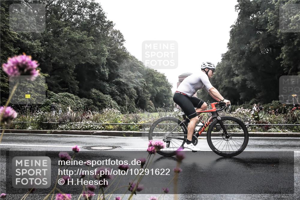 13.09.2026 - Stadtparktriathlon H.Heesch http://msf.ph/oto/10291622 13.09.2026 13:09:33 Radfahren 1189, 1243, 1299, 1357, 1366 meine-sportfotos.de