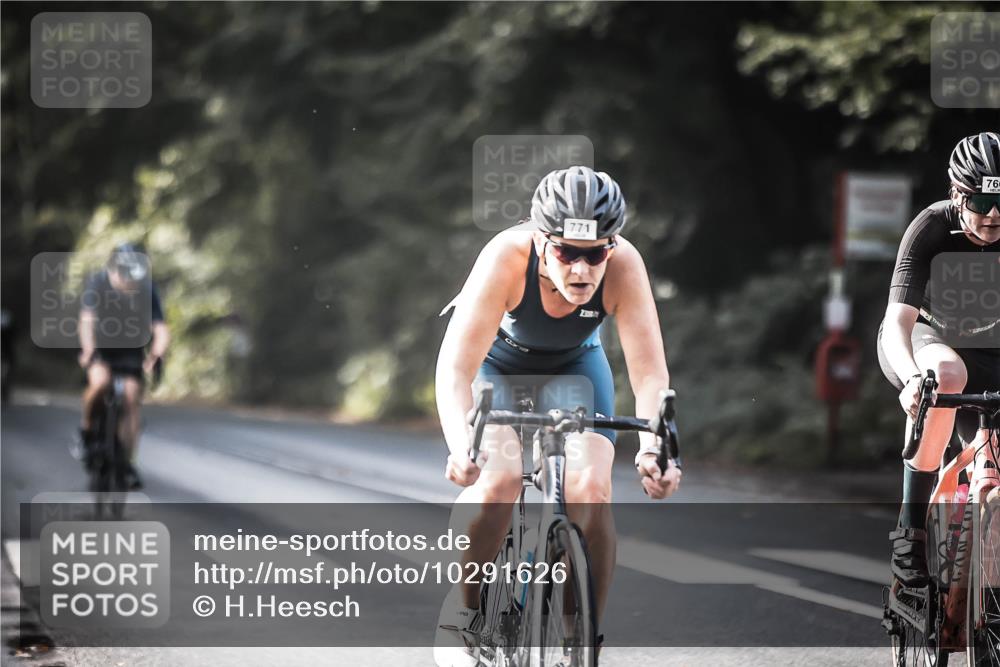 13.09.2026 - Stadtparktriathlon H.Heesch http://msf.ph/oto/10291626 13.09.2026 11:25:36 Radfahren 593, 625, 683, 766, 771, 818 meine-sportfotos.de