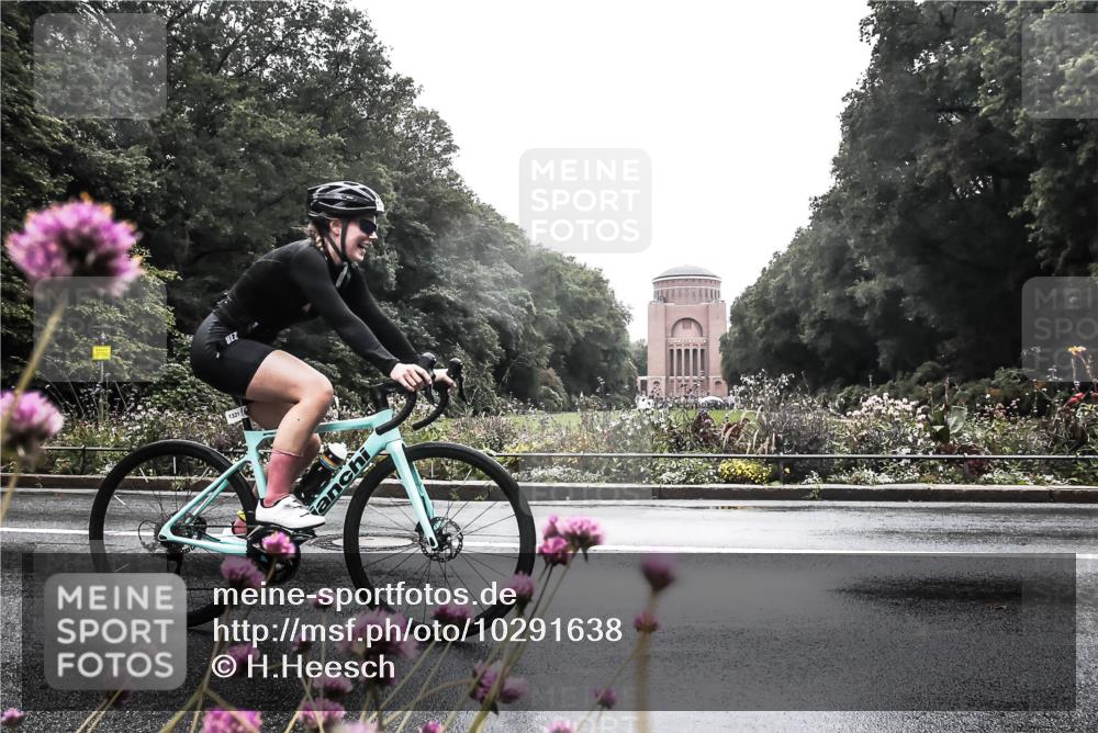 13.09.2026 - Stadtparktriathlon H.Heesch http://msf.ph/oto/10291638 13.09.2026 13:09:38 Radfahren 1321, 1366, 1368 meine-sportfotos.de