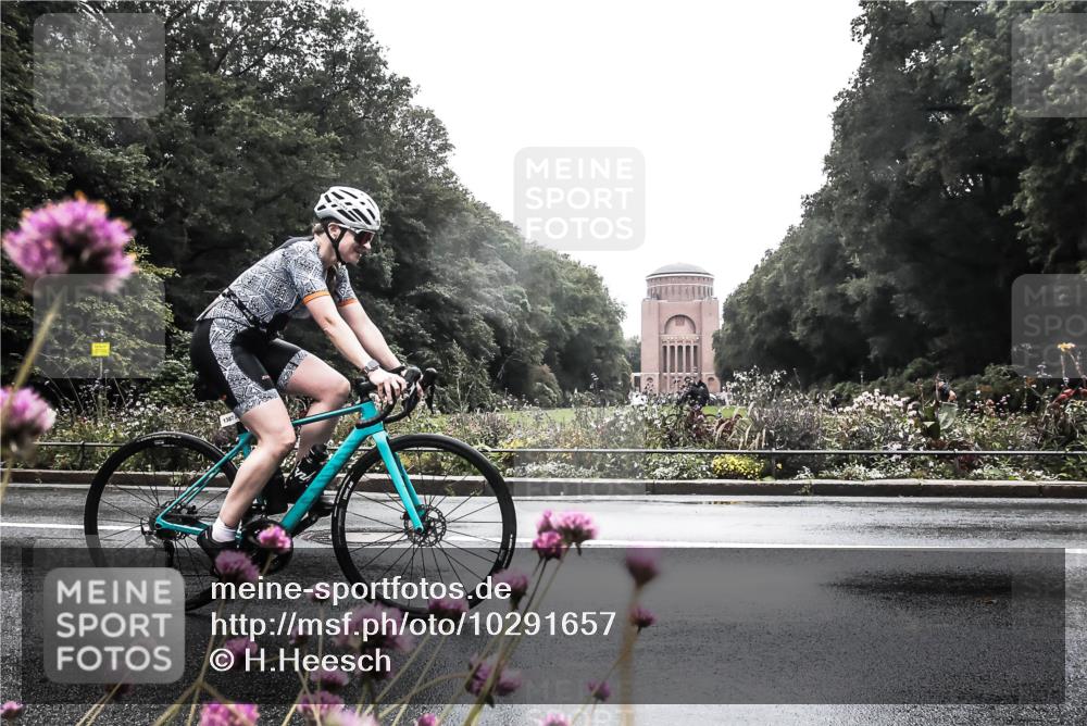 13.09.2026 - Stadtparktriathlon H.Heesch http://msf.ph/oto/10291657 13.09.2026 13:09:42 Radfahren 1209, 1368, 1387 meine-sportfotos.de