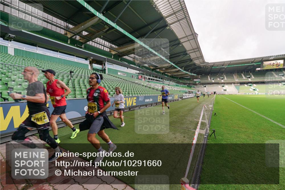13.09.2026 - 21. swb-Marathon Bremen Michael Burmester http://msf.ph/oto/10291660 13.09.2026 10:26:11 Laufen im Stadion 10143, 10210, 10214, 10228, 10289, 10312, 10318, 10319, 10336, 10342, 10346, 10352, 10358, 10398, 10436, 10445, 10447, 10454, 10456, 10464, 10504, 10536, 10541, 10583, 10593, 10735, 10742, 10744, 10775, 10806, 10807, 10816, 10861, 10866, 10873, 10987, 10988, 10992, 11015, 11019, 11020, 11063, 11088, 11108, 11130, 11135, 11155, 11187, 11199, 11209, 11232, 11265, 11279, 11312, 11375, 11447, 11468, 11527, 11607, 11614, 11615, 11704, 11758, 11948, 12406 meine-sportfotos.de