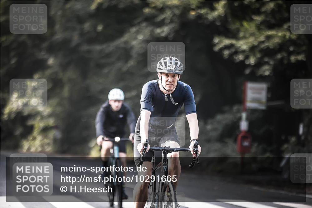 13.09.2026 - Stadtparktriathlon H.Heesch http://msf.ph/oto/10291665 13.09.2026 11:25:38 Radfahren 593, 603, 625, 683, 766, 771, 801, 818 meine-sportfotos.de