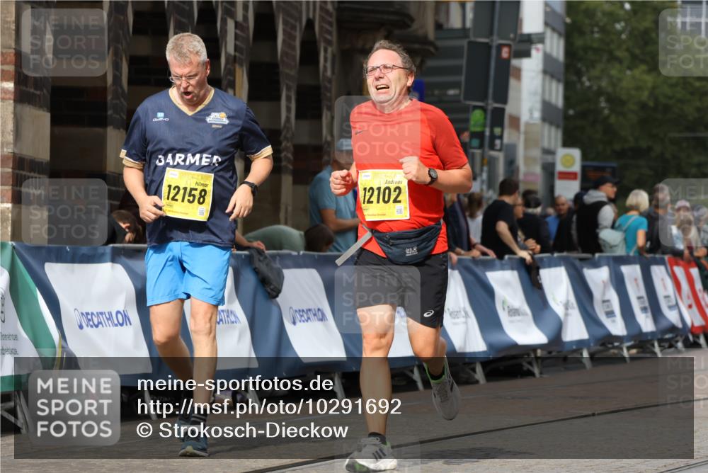 13.09.2026 - 21. swb-Marathon Bremen Strokosch-Dieckow http://msf.ph/oto/10291692 13.09.2026 11:16:40 Ziel 10242, 11026, 11081, 11139, 11181, 11200, 11264, 11274, 11385, 11448, 11573, 12057, 12151, 12539, 13508, 10679, 11456, 11867, 12089 meine-sportfotos.de