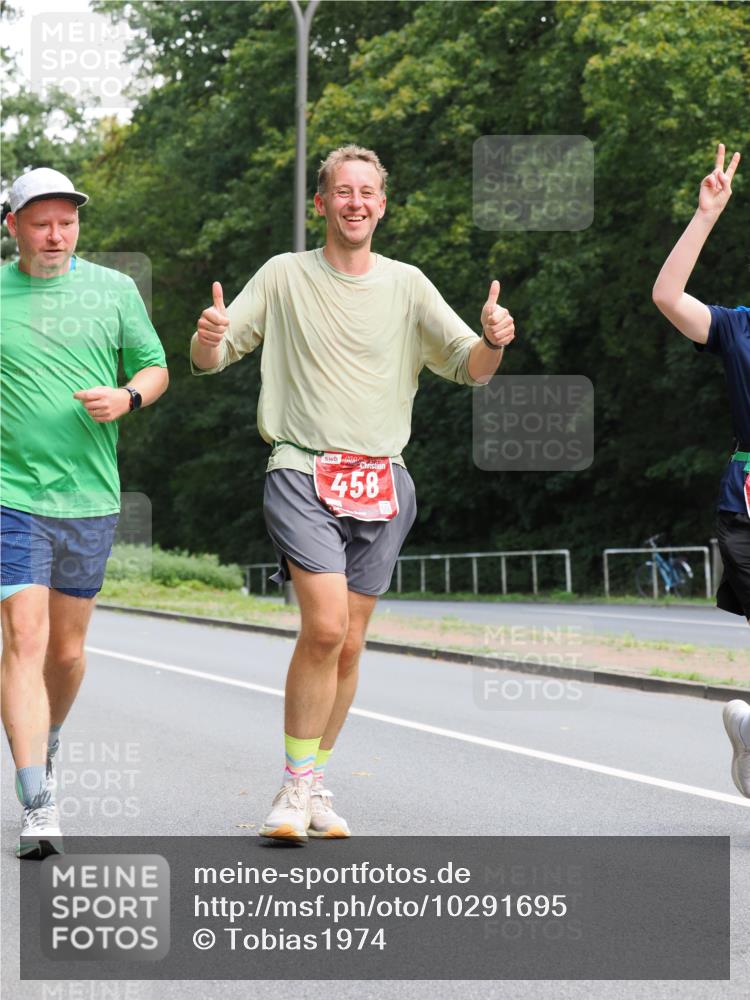 13.09.2026 - 21. swb-Marathon Bremen TobiasT http://msf.ph/oto/10291695 13.09.2026 12:36:41 Laufen 458 meine-sportfotos.de
