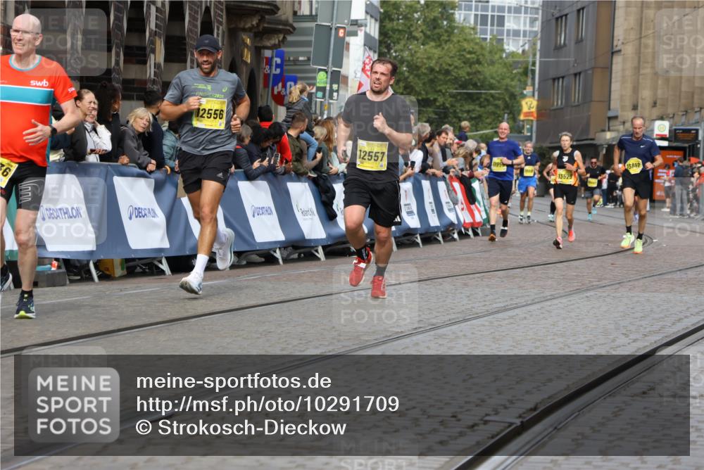 13.09.2026 - 21. swb-Marathon Bremen Strokosch-Dieckow http://msf.ph/oto/10291709 13.09.2026 10:46:03 Ziel 10464, 10541, 10583, 10987, 11015, 11063, 11279, 11559, 11762, 11845, 12033, 12069, 12087, 12290, 12355, 13532, 13595, 13628, 10447, 10992, 11706, 11925, 11926, 13609, 13640 meine-sportfotos.de
