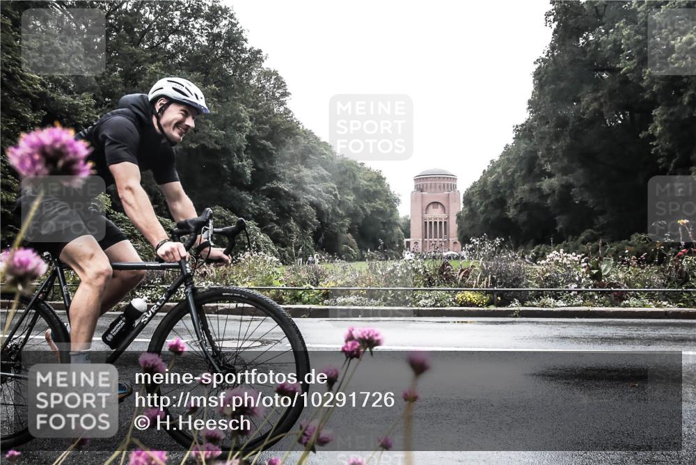 13.09.2026 - Stadtparktriathlon H.Heesch http://msf.ph/oto/10291726 13.09.2026 13:10:04 Radfahren 1329 meine-sportfotos.de