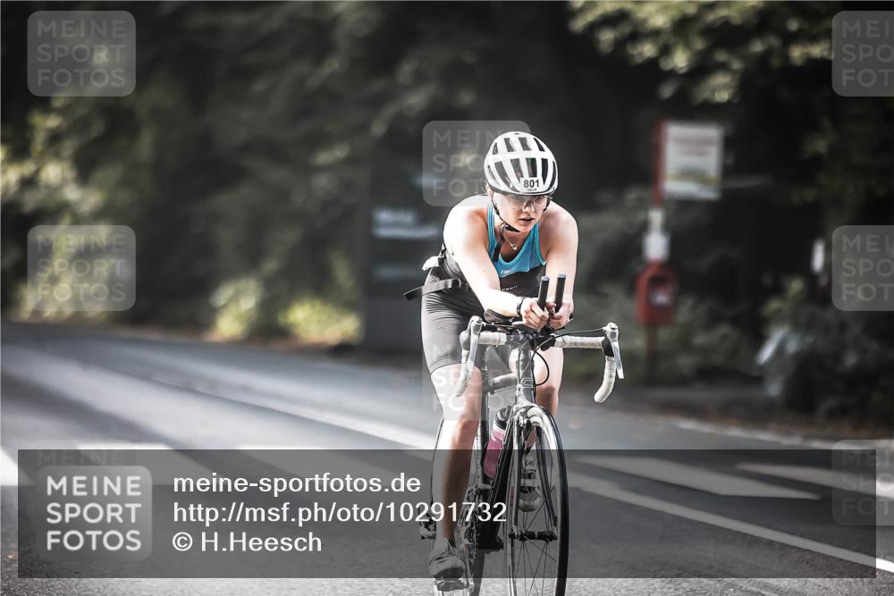 13.09.2026 - Stadtparktriathlon H.Heesch http://msf.ph/oto/10291732 13.09.2026 11:25:44 Radfahren 593, 603, 625, 801, 810 meine-sportfotos.de