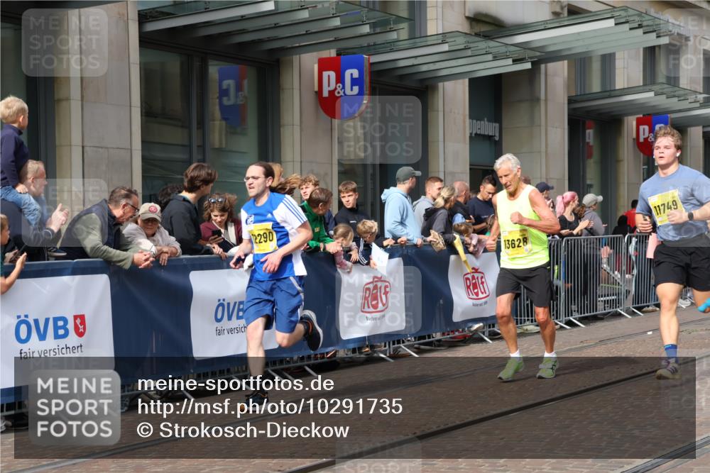 13.09.2026 - 21. swb-Marathon Bremen Strokosch-Dieckow http://msf.ph/oto/10291735 13.09.2026 10:45:31 Ziel 10436, 10464, 10541, 10583, 10987, 11015, 11063, 11279, 11559, 11762, 11845, 12033, 12069, 12087, 12556, 12557, 13532, 13595, 13628, 10143, 10318, 10352, 10398, 10536, 10866, 11020, 11088, 11209, 11232, 11396, 11478, 11695, 11749, 11835, 12054, 12290, 12355, 12475, 12534 meine-sportfotos.de