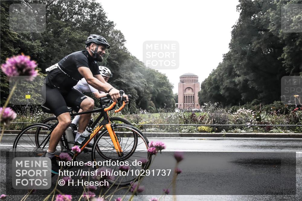 13.09.2026 - Stadtparktriathlon H.Heesch http://msf.ph/oto/10291737 13.09.2026 13:10:15 Radfahren 1395, 1396 meine-sportfotos.de
