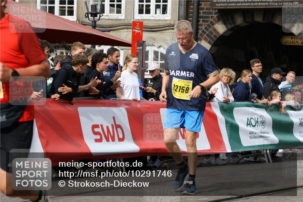 13.09.2026 - 21. swb-Marathon Bremen Strokosch-Dieckow http://msf.ph/oto/10291746 13.09.2026 11:16:44 Ziel 10242, 11026, 11181, 11200, 11264, 11274, 11385, 11448, 11573, 12057, 12102, 12539, 10679, 11456, 11867, 12089 meine-sportfotos.de