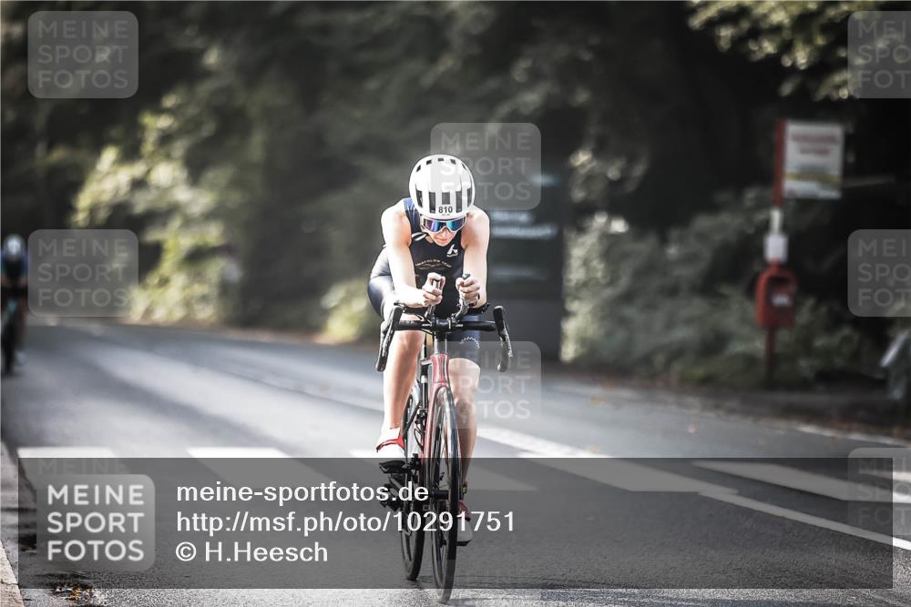 13.09.2026 - Stadtparktriathlon H.Heesch http://msf.ph/oto/10291751 13.09.2026 11:25:47 Radfahren 603, 801, 810, 814 meine-sportfotos.de