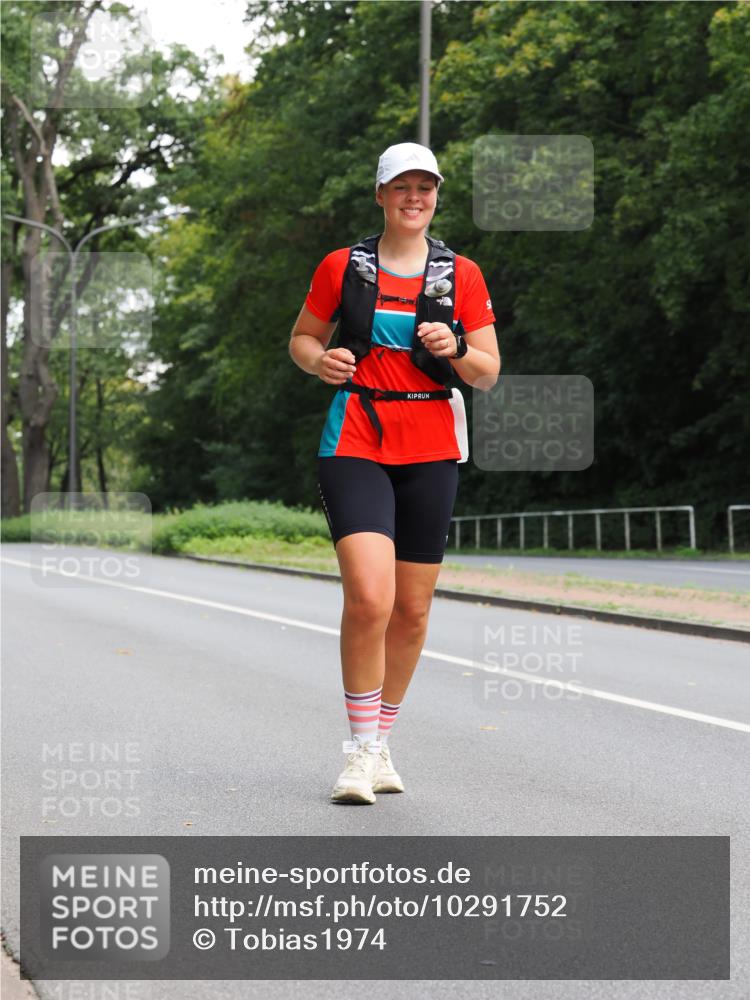 13.09.2026 - 21. swb-Marathon Bremen TobiasT http://msf.ph/oto/10291752 13.09.2026 12:36:44 Laufen  meine-sportfotos.de