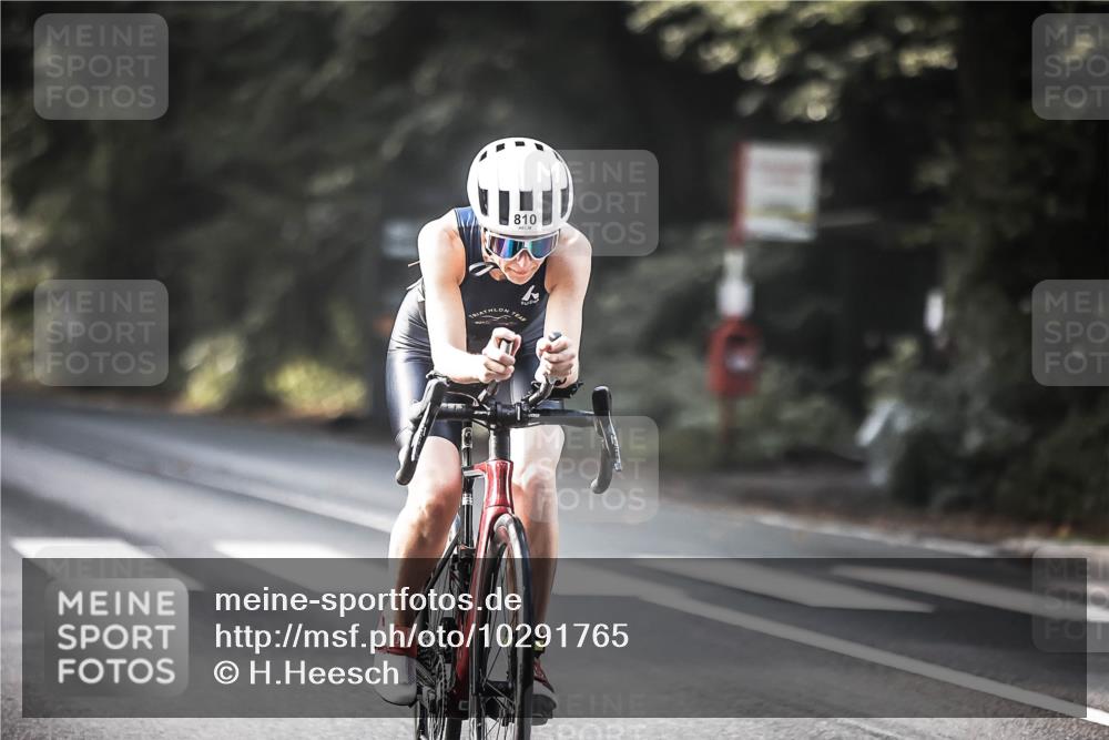 13.09.2026 - Stadtparktriathlon H.Heesch http://msf.ph/oto/10291765 13.09.2026 11:25:47 Radfahren 603, 801, 810, 814 meine-sportfotos.de