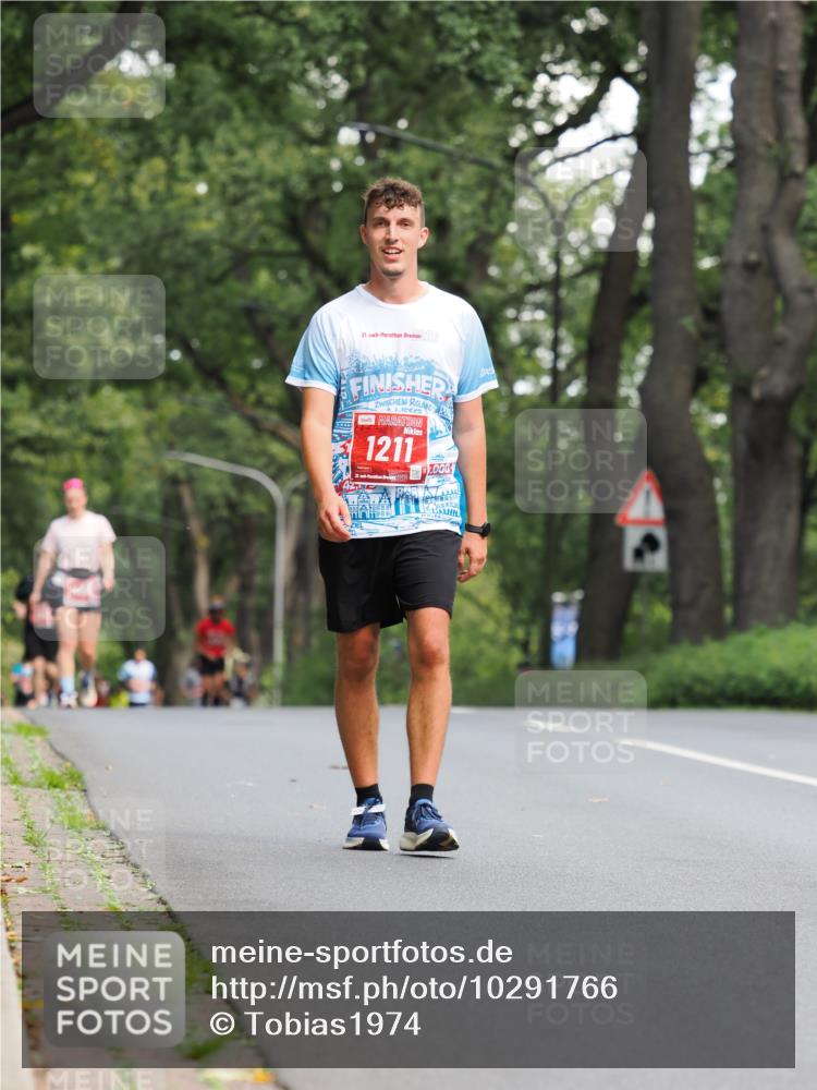 13.09.2026 - 21. swb-Marathon Bremen TobiasT http://msf.ph/oto/10291766 13.09.2026 12:37:02 Laufen 21, 26, 1211, 2000 meine-sportfotos.de