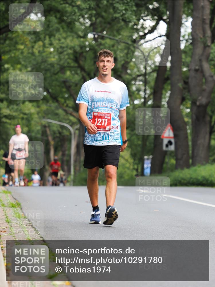 13.09.2026 - 21. swb-Marathon Bremen TobiasT http://msf.ph/oto/10291780 13.09.2026 12:37:02 Laufen 21, 26, 1211, 000 meine-sportfotos.de