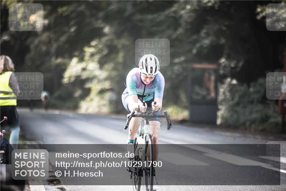 13.09.2026 - Stadtparktriathlon H.Heesch http://msf.ph/oto/10291790 13.09.2026 11:25:51 Radfahren 810, 814 meine-sportfotos.de