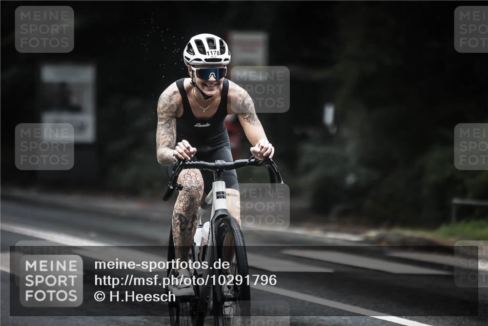 13.09.2026 - Stadtparktriathlon H.Heesch http://msf.ph/oto/10291796 13.09.2026 12:43:11 Radfahren 1073, 1178, 1301, 1303 meine-sportfotos.de