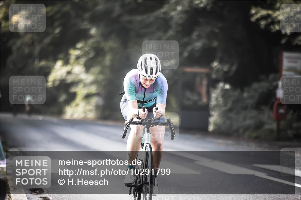 13.09.2026 - Stadtparktriathlon H.Heesch http://msf.ph/oto/10291799 13.09.2026 11:25:51 Radfahren 810, 814 meine-sportfotos.de