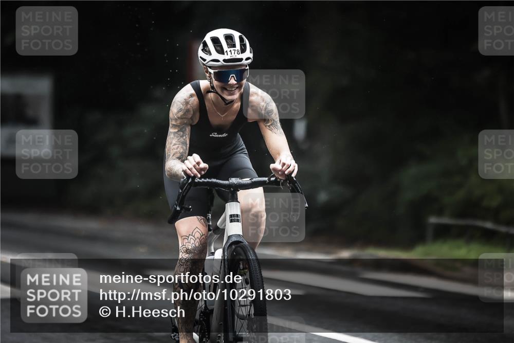 13.09.2026 - Stadtparktriathlon H.Heesch http://msf.ph/oto/10291803 13.09.2026 12:43:11 Radfahren 1073, 1178, 1301, 1303 meine-sportfotos.de