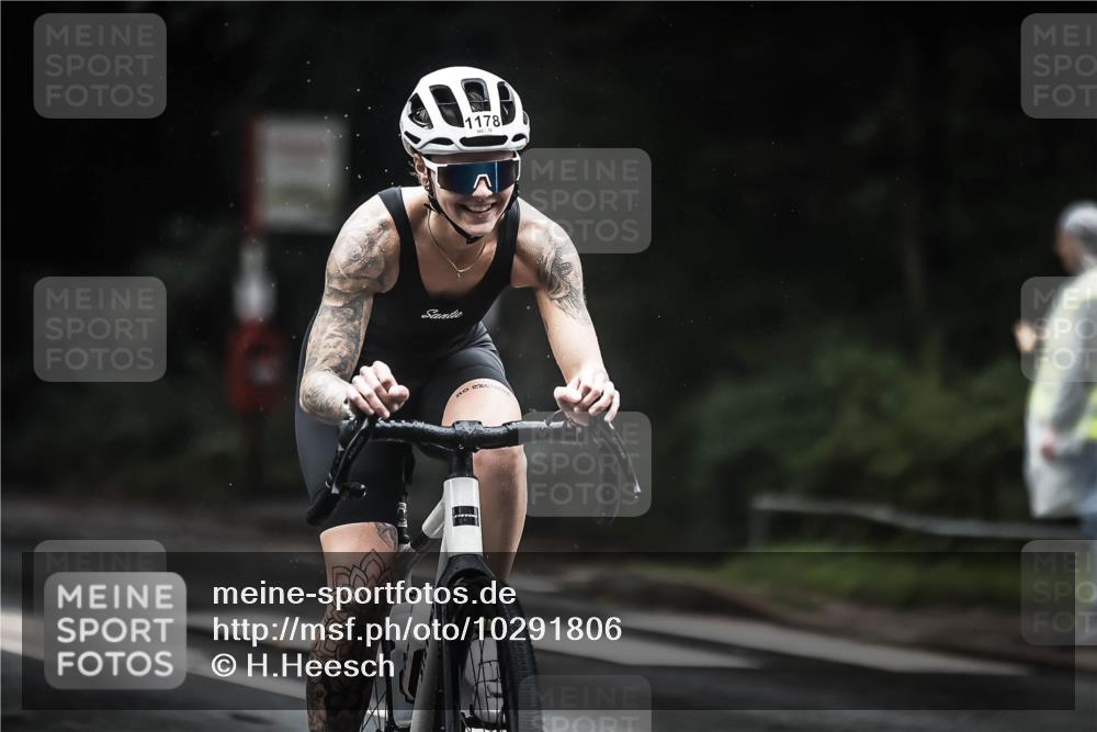 13.09.2026 - Stadtparktriathlon H.Heesch http://msf.ph/oto/10291806 13.09.2026 12:43:12 Radfahren 1073, 1178, 1195, 1301 meine-sportfotos.de