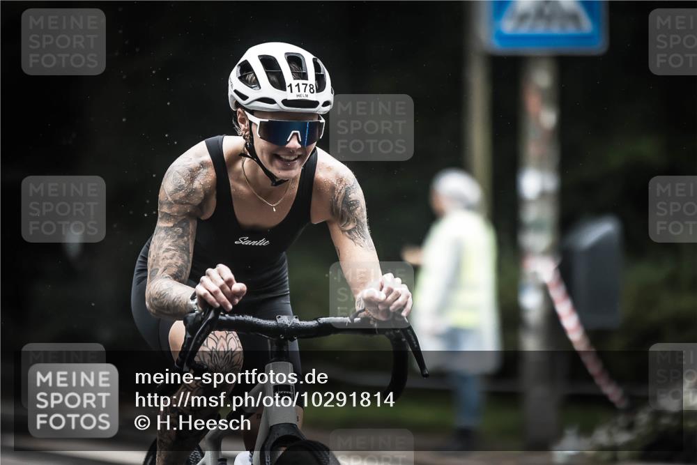 13.09.2026 - Stadtparktriathlon H.Heesch http://msf.ph/oto/10291814 13.09.2026 12:43:12 Radfahren 1073, 1178, 1195, 1301 meine-sportfotos.de