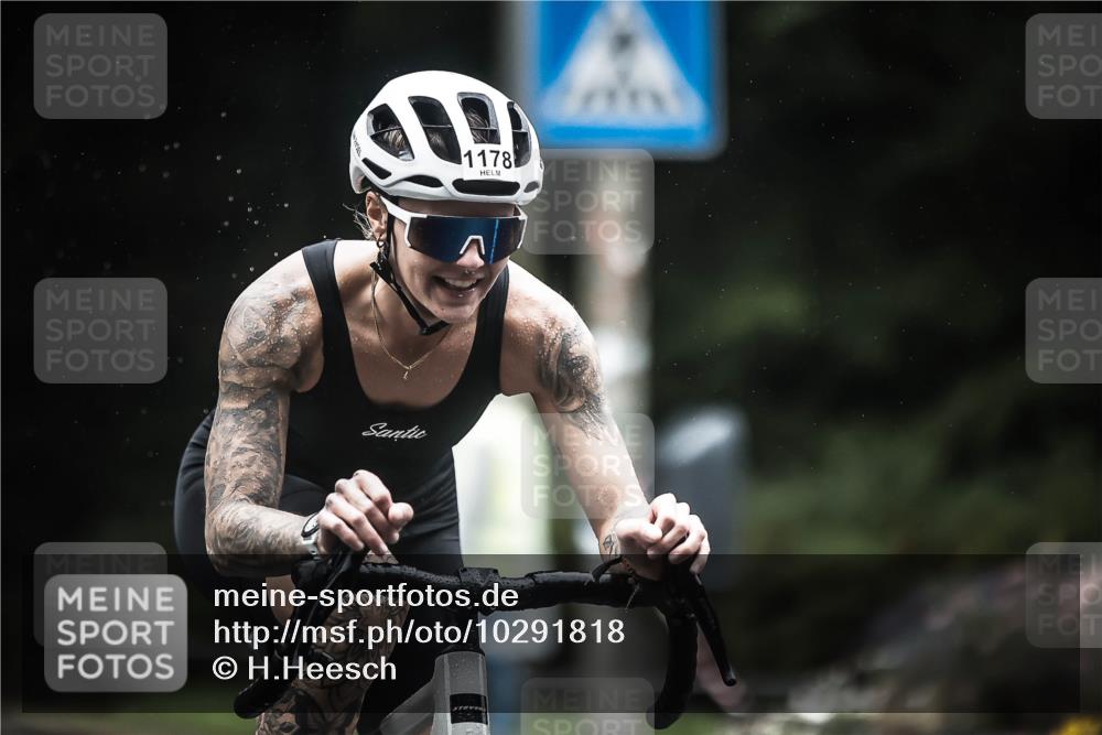 13.09.2026 - Stadtparktriathlon H.Heesch http://msf.ph/oto/10291818 13.09.2026 12:43:12 Radfahren 1073, 1178, 1195, 1301 meine-sportfotos.de