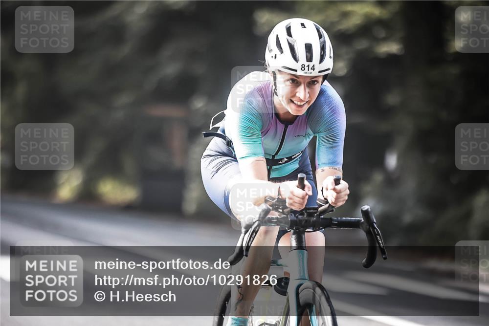 13.09.2026 - Stadtparktriathlon H.Heesch http://msf.ph/oto/10291826 13.09.2026 11:25:52 Radfahren 810, 814 meine-sportfotos.de