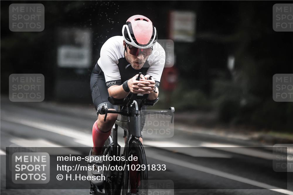 13.09.2026 - Stadtparktriathlon H.Heesch http://msf.ph/oto/10291833 13.09.2026 12:43:14 Radfahren 1073, 1178, 1195, 1301 meine-sportfotos.de