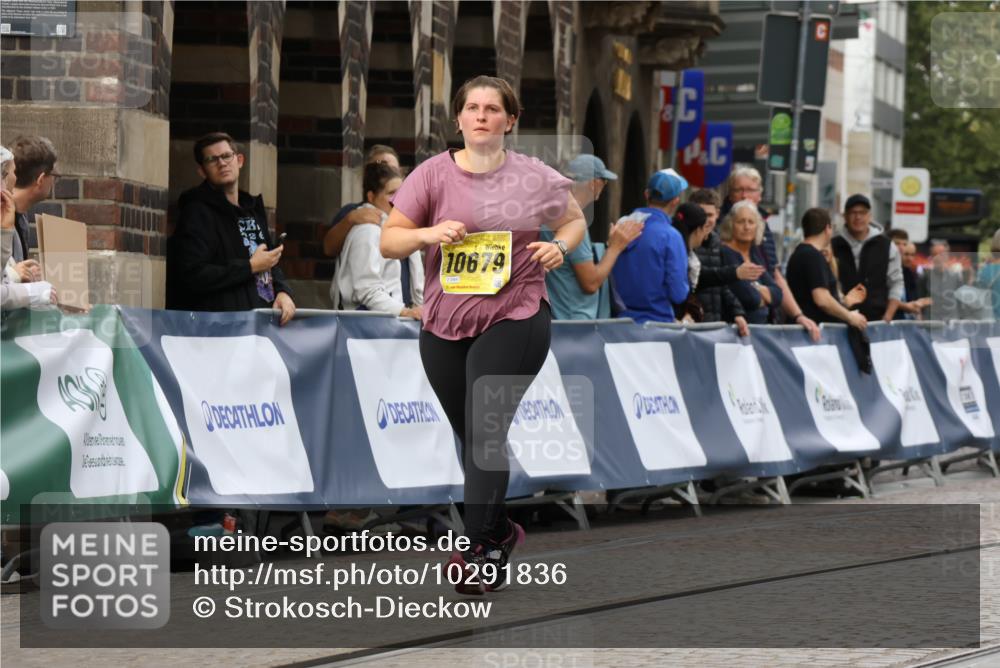 13.09.2026 - 21. swb-Marathon Bremen Strokosch-Dieckow http://msf.ph/oto/10291836 13.09.2026 11:16:52 Ziel 10242, 11274, 12057, 12102, 12158, 10295, 10335, 10999, 11355, 11461, 11653, 12287 meine-sportfotos.de