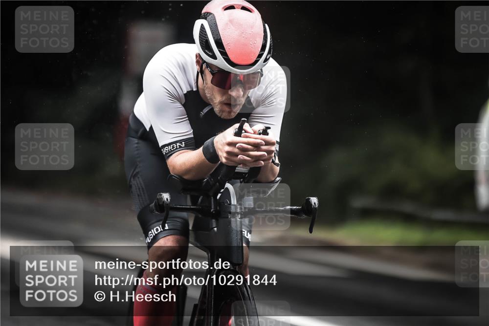 13.09.2026 - Stadtparktriathlon H.Heesch http://msf.ph/oto/10291844 13.09.2026 12:43:14 Radfahren 1073, 1178, 1195, 1301 meine-sportfotos.de