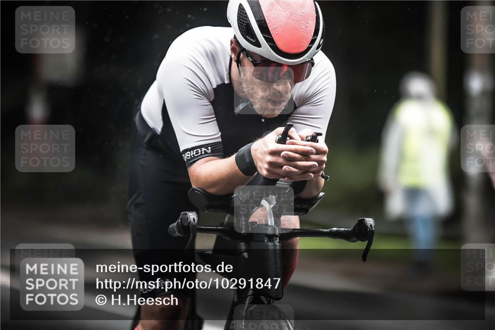 13.09.2026 - Stadtparktriathlon H.Heesch http://msf.ph/oto/10291847 13.09.2026 12:43:14 Radfahren 1073, 1178, 1195, 1301 meine-sportfotos.de