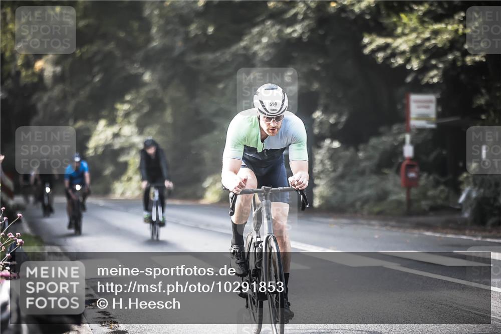 13.09.2026 - Stadtparktriathlon H.Heesch http://msf.ph/oto/10291853 13.09.2026 11:26:01 Radfahren 598, 616, 697, 1797 meine-sportfotos.de