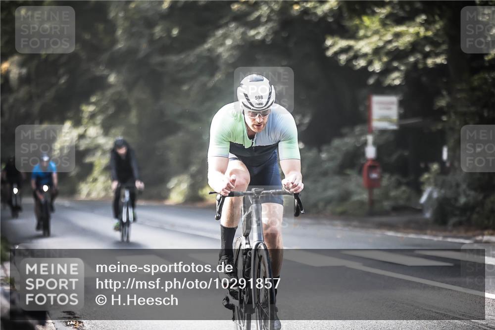 13.09.2026 - Stadtparktriathlon H.Heesch http://msf.ph/oto/10291857 13.09.2026 11:26:01 Radfahren 598, 616, 697, 1797 meine-sportfotos.de