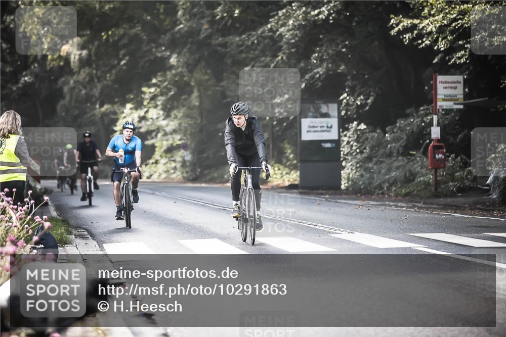13.09.2026 - Stadtparktriathlon H.Heesch http://msf.ph/oto/10291863 13.09.2026 11:26:02 Radfahren 598, 616, 697, 1797, 1798 meine-sportfotos.de