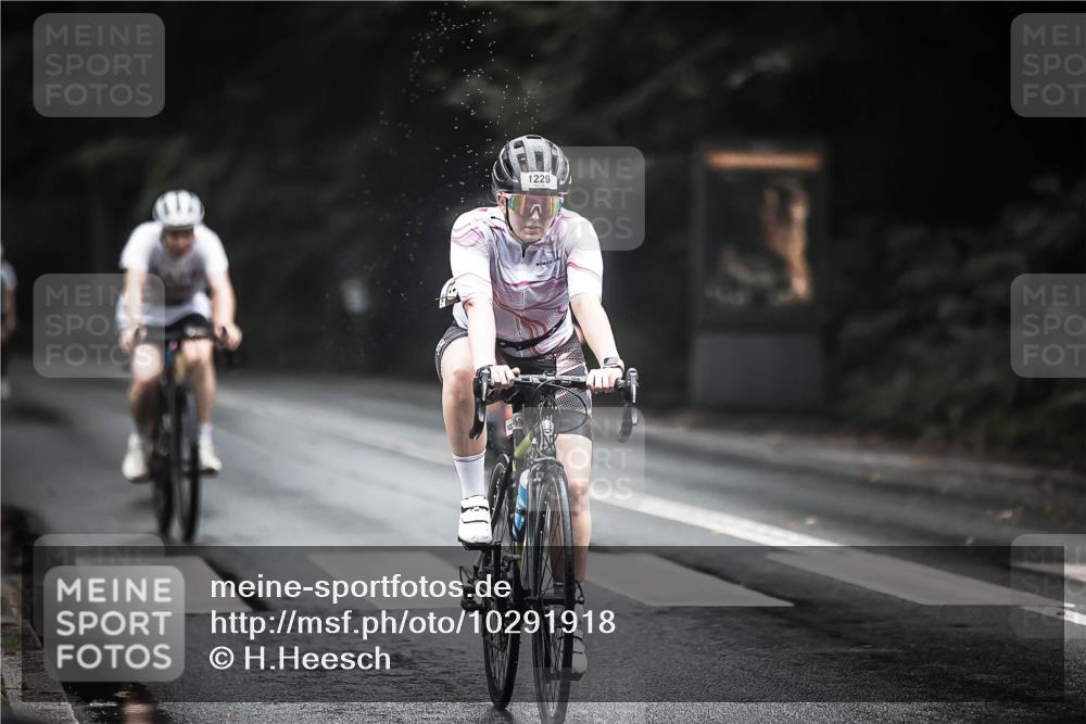 13.09.2026 - Stadtparktriathlon H.Heesch http://msf.ph/oto/10291918 13.09.2026 12:43:24 Radfahren 1077, 1104, 1113, 1195, 1199, 1229 meine-sportfotos.de