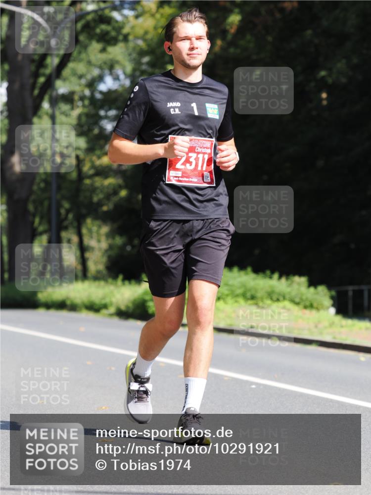 13.09.2026 - 21. swb-Marathon Bremen TobiasT http://msf.ph/oto/10291921 13.09.2026 12:40:33 Laufen 2311, 0987, 2 meine-sportfotos.de