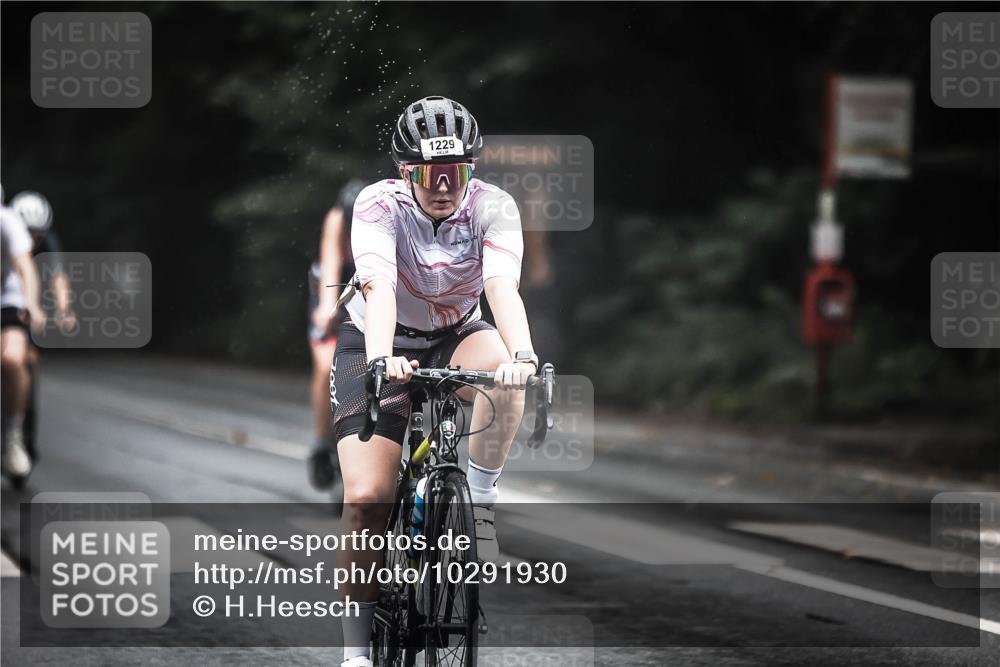 13.09.2026 - Stadtparktriathlon H.Heesch http://msf.ph/oto/10291930 13.09.2026 12:43:25 Radfahren 1077, 1104, 1113, 1199, 1211, 1229 meine-sportfotos.de