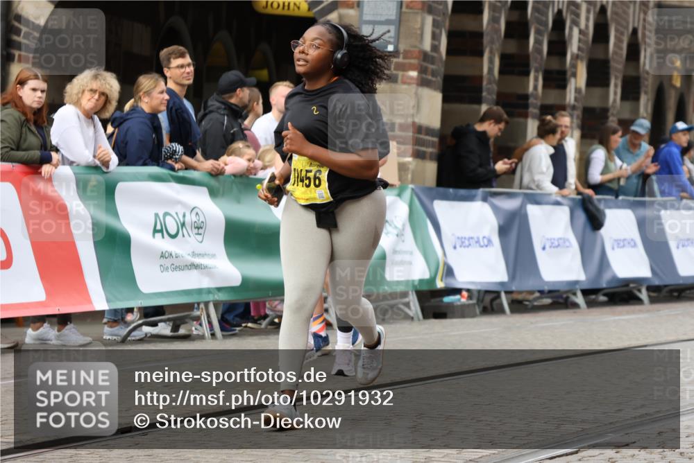 13.09.2026 - 21. swb-Marathon Bremen Strokosch-Dieckow http://msf.ph/oto/10291932 13.09.2026 11:16:59 Ziel 10679, 11274, 12102, 12158, 10295, 10335, 10999, 11355, 11461, 11495, 11653, 11672, 12101, 12287 meine-sportfotos.de