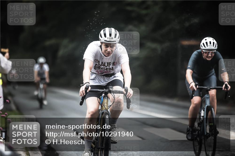 13.09.2026 - Stadtparktriathlon H.Heesch http://msf.ph/oto/10291940 13.09.2026 12:43:26 Radfahren 1077, 1104, 1113, 1199, 1211, 1229 meine-sportfotos.de