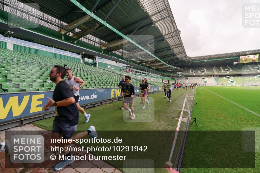 13.09.2026 - 21. swb-Marathon Bremen Michael Burmester http://msf.ph/oto/10291942 13.09.2026 10:27:08 Laufen im Stadion 10096, 10142, 10172, 10210, 10214, 10223, 10228, 10231, 10269, 10289, 10310, 10318, 10319, 10342, 10352, 10393, 10398, 10436, 10445, 10447, 10454, 10464, 10489, 10504, 10514, 10536, 10541, 10566, 10583, 10628, 10638, 10735, 10742, 10744, 10806, 10807, 10846, 10860, 10866, 10873, 10897, 10898, 10917, 10956, 10987, 10992, 11015, 11019, 11060, 11063, 11076, 11088, 11110, 11111, 11130, 11135, 11148, 11155, 11187, 11193, 11199, 11209, 11232, 11279 meine-sportfotos.de