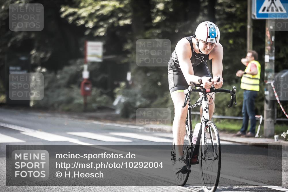 13.09.2026 - Stadtparktriathlon H.Heesch http://msf.ph/oto/10292004 13.09.2026 11:26:15 Radfahren 626, 629, 688, 703, 792 meine-sportfotos.de