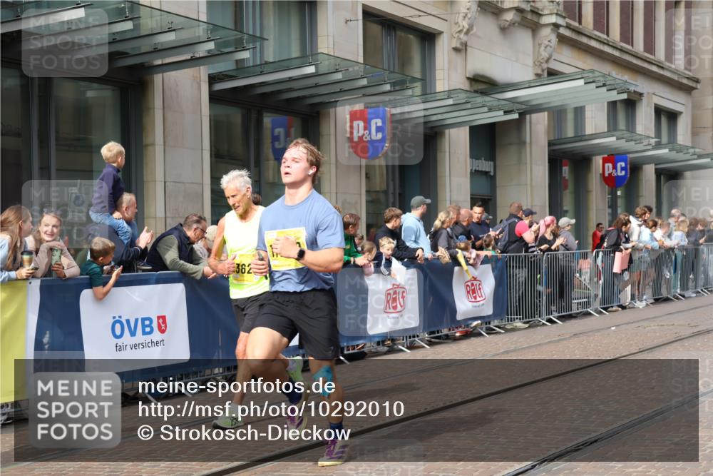 13.09.2026 - 21. swb-Marathon Bremen Strokosch-Dieckow http://msf.ph/oto/10292010 13.09.2026 10:45:32 Ziel 10436, 10464, 10541, 10583, 10987, 11015, 11063, 11279, 11559, 11762, 11845, 11956, 12033, 12069, 12087, 12556, 12557, 13532, 13595, 13612, 13628, 10143, 10318, 10352, 10398, 10536, 10866, 11020, 11088, 11209, 11232, 11396, 11478, 11695, 11749, 11835, 12054, 12290, 12355, 12475, 12534 meine-sportfotos.de