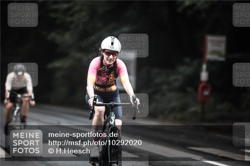 13.09.2026 - Stadtparktriathlon H.Heesch http://msf.ph/oto/10292020 13.09.2026 12:43:37 Radfahren 1132, 1173, 1211 meine-sportfotos.de