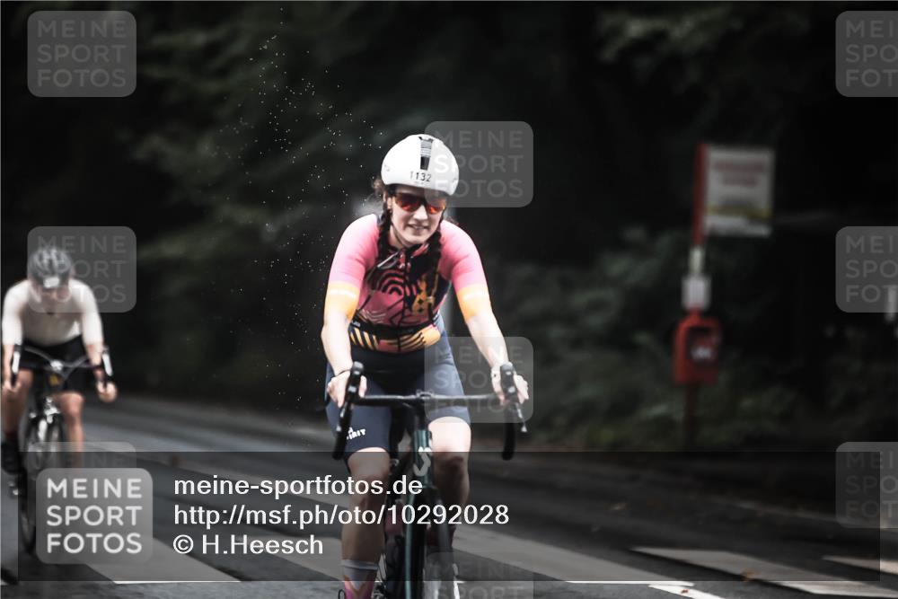 13.09.2026 - Stadtparktriathlon H.Heesch http://msf.ph/oto/10292028 13.09.2026 12:43:37 Radfahren 1132, 1173, 1211 meine-sportfotos.de
