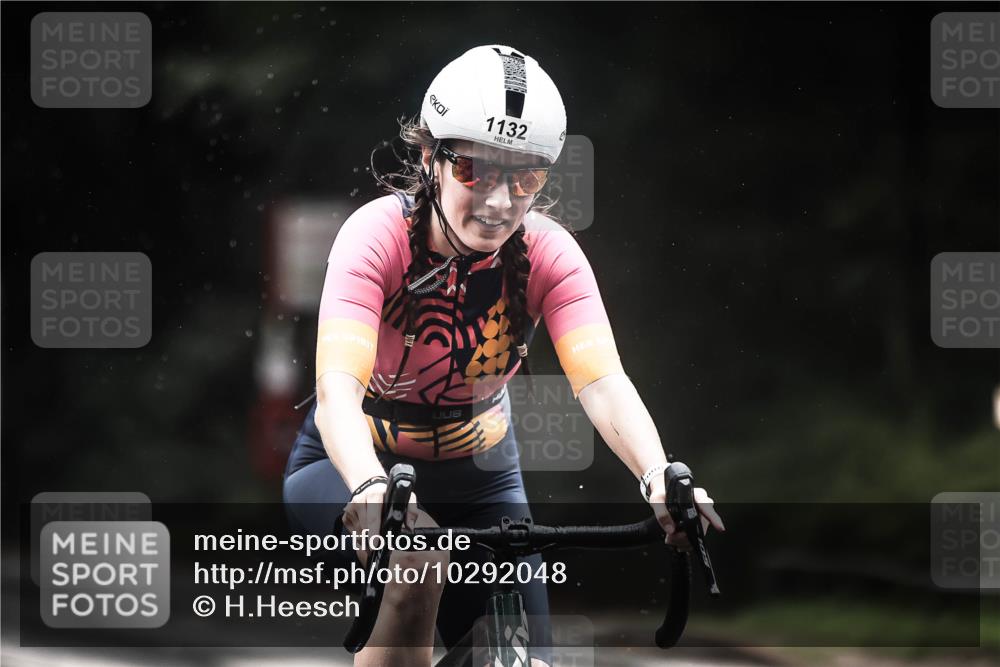 13.09.2026 - Stadtparktriathlon H.Heesch http://msf.ph/oto/10292048 13.09.2026 12:43:38 Radfahren 1132, 1173 meine-sportfotos.de